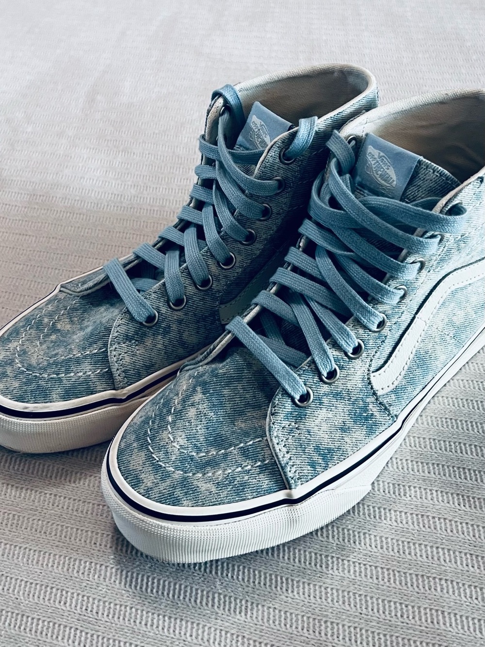 Vans Sk8-Hi in an Acid Wash Denim men’s 6.5/women’s 8